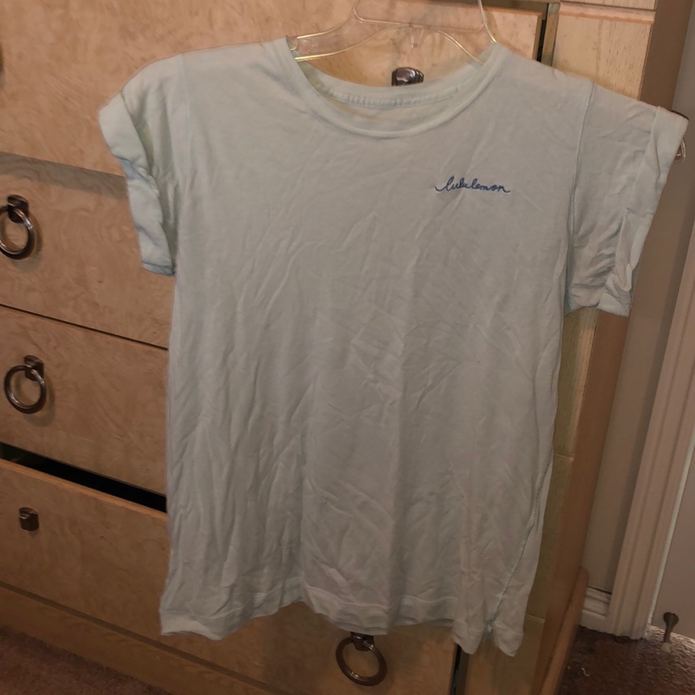 Lululemon t shirt